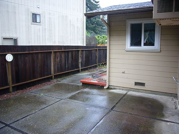 5th image of 16021 Brookdale Dr