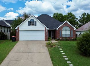 564 Branchwood Ave, Springdale, AR 72764