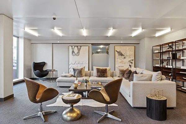 Rented by Greystar | media 10