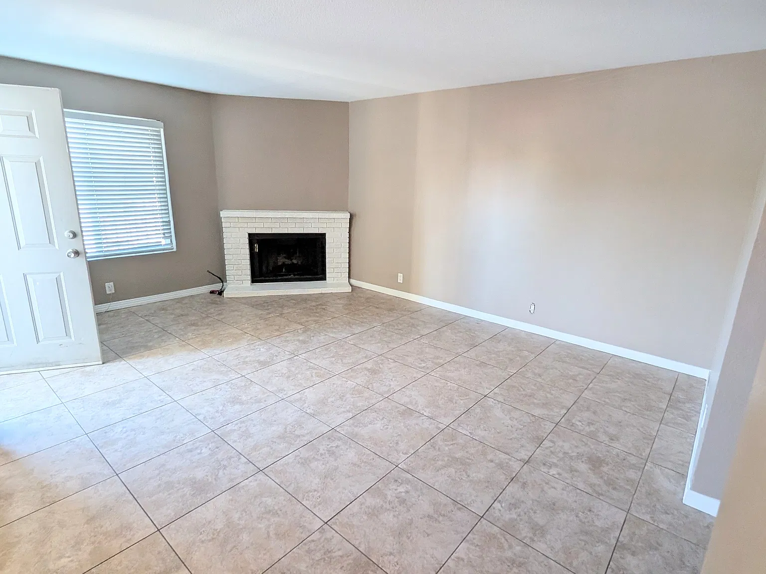 6229 Bellota Dr — Photo 3