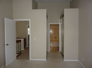 709 Sturnbridge Ln, Schaumburg, IL