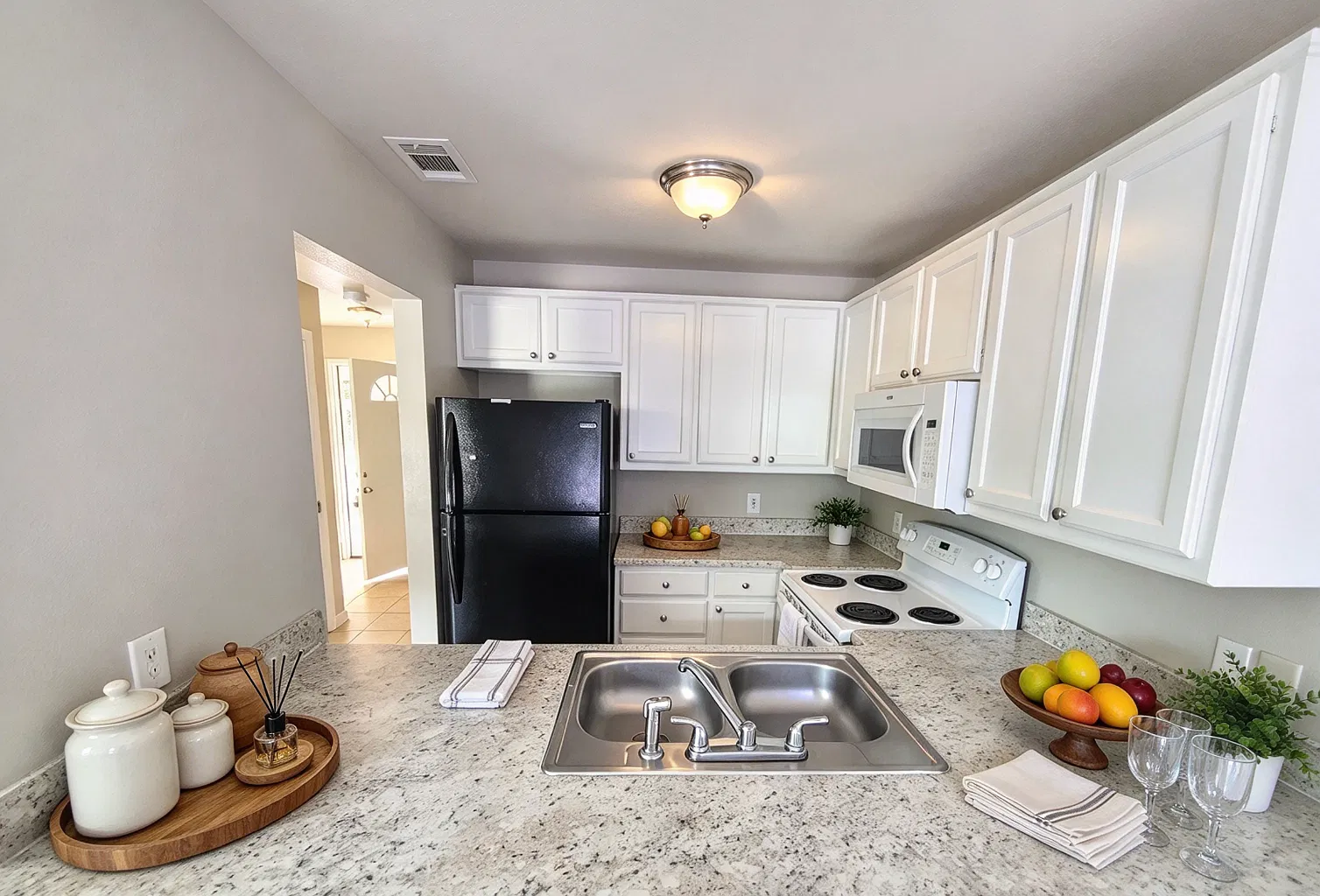 4 bed, 1316 sqft, $1,350 — Photo 4