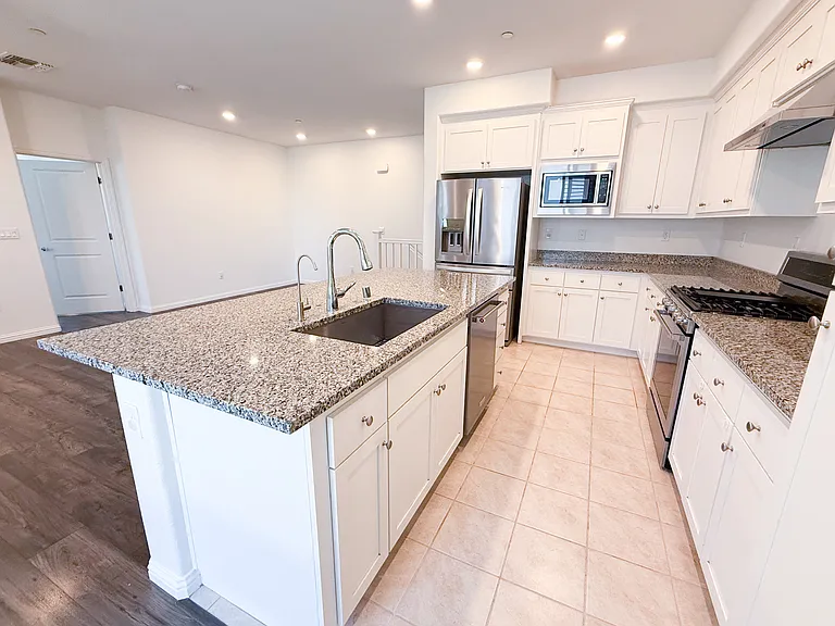 1811 Dobbin Dr — Photo 6