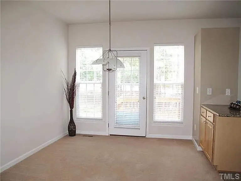313 Coral Creek Ln — Photo 9