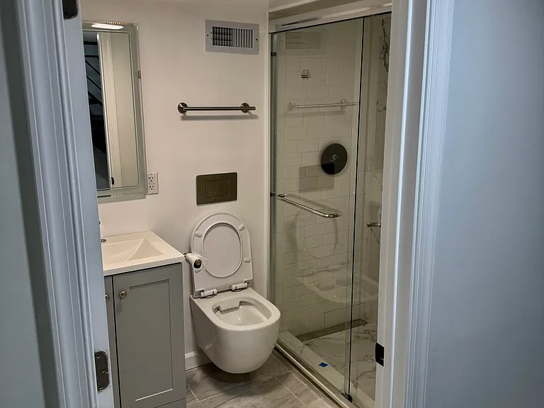 2144 W Grange Ave — Photo 19