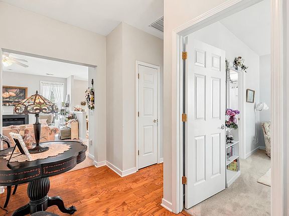5th image of 105 Legacy Oaks Pl