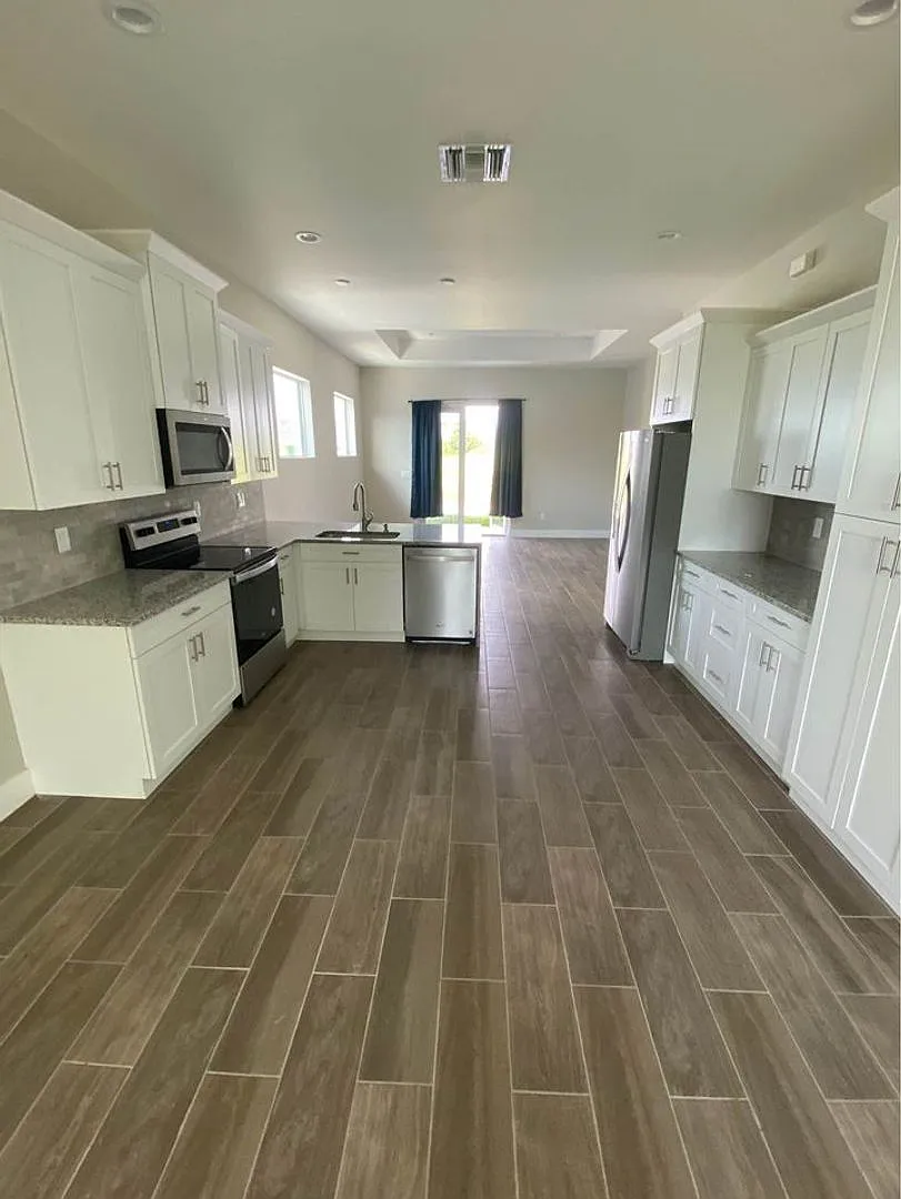 Building Photo - 9002-9036 S Indio Cir