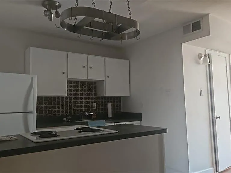 222 London Ave #218 — Photo 24