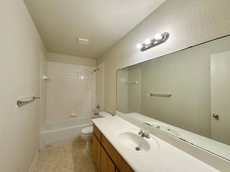 1712 Aztec Trce — Photo 13