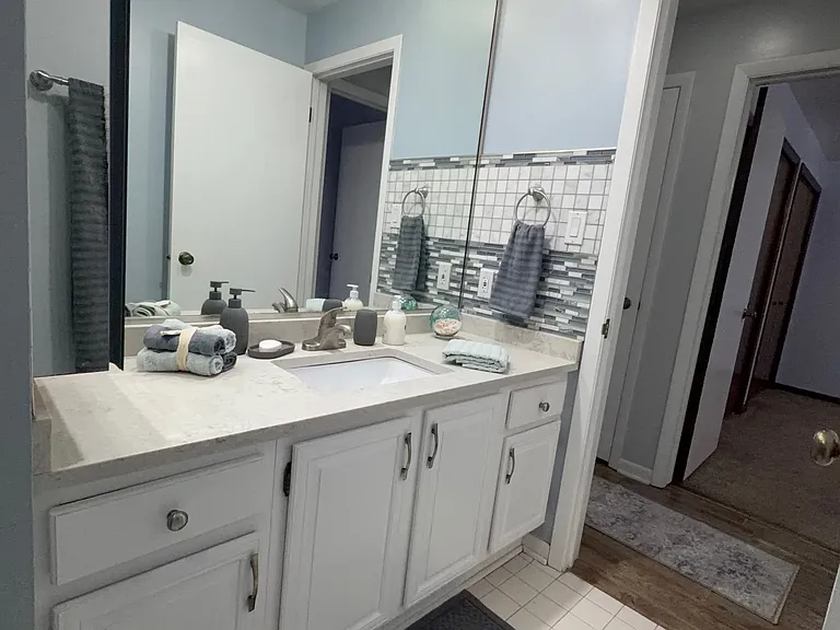 920 Camellia Dr #5 — Photo 9