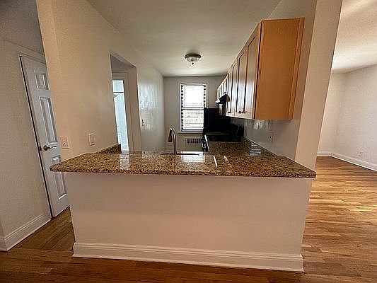 3rd image of 75-5 113th St