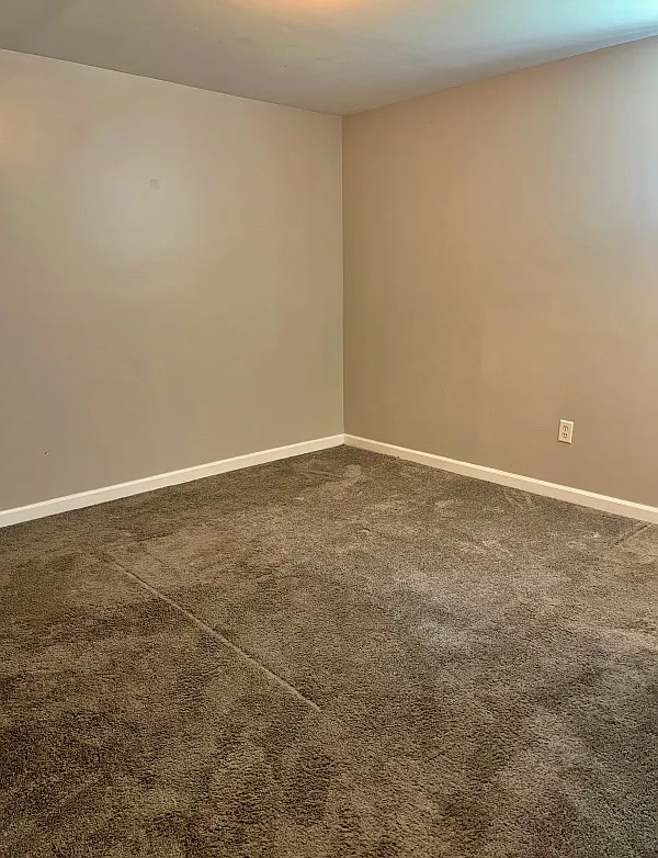 2 bed, $1,100 — Photo 2