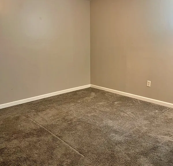 27 E Main St #D — Photo 2