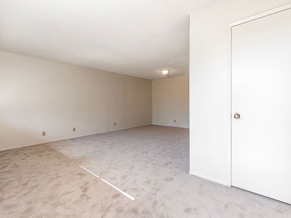 3rd image of 1527 Palm Ave APT G