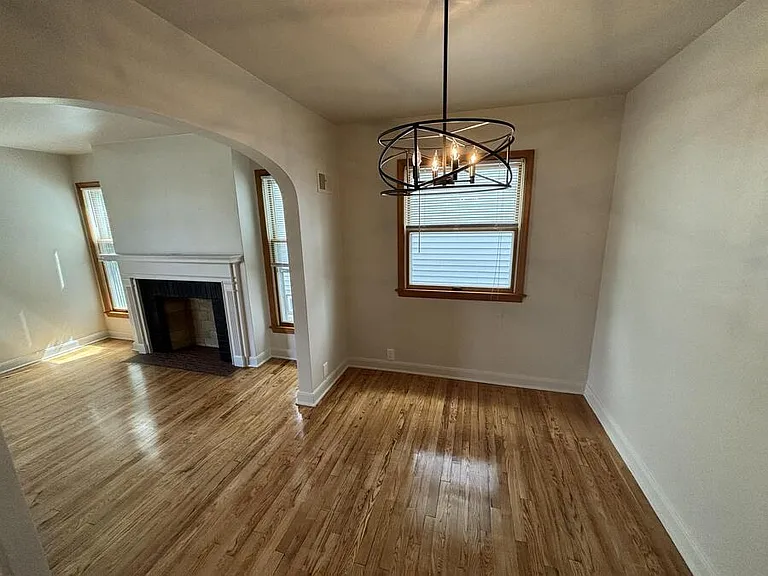W63N399 Hillcrest Ave — Photo 7
