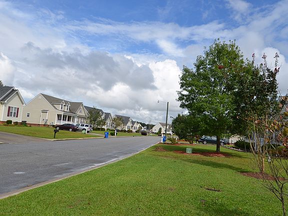 2nd image of 750 Edenbrook Dr