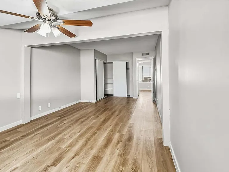 238 W Garfield Ave — Photo 2