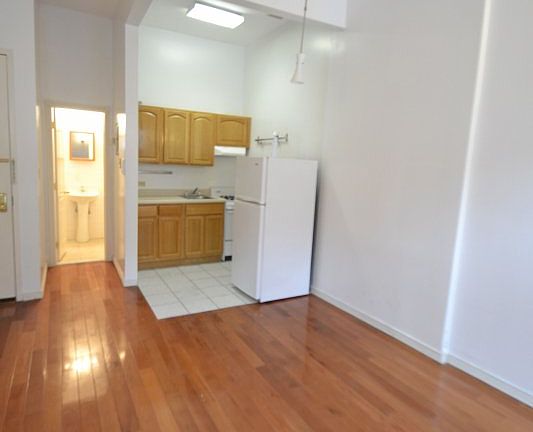 4th image of 308 W 113th St APT 2B