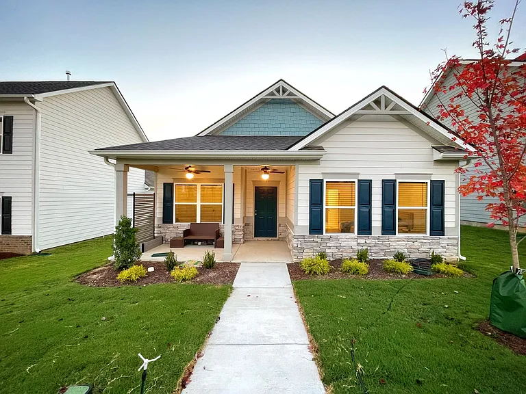335 Canonbury Dr — Photo 9