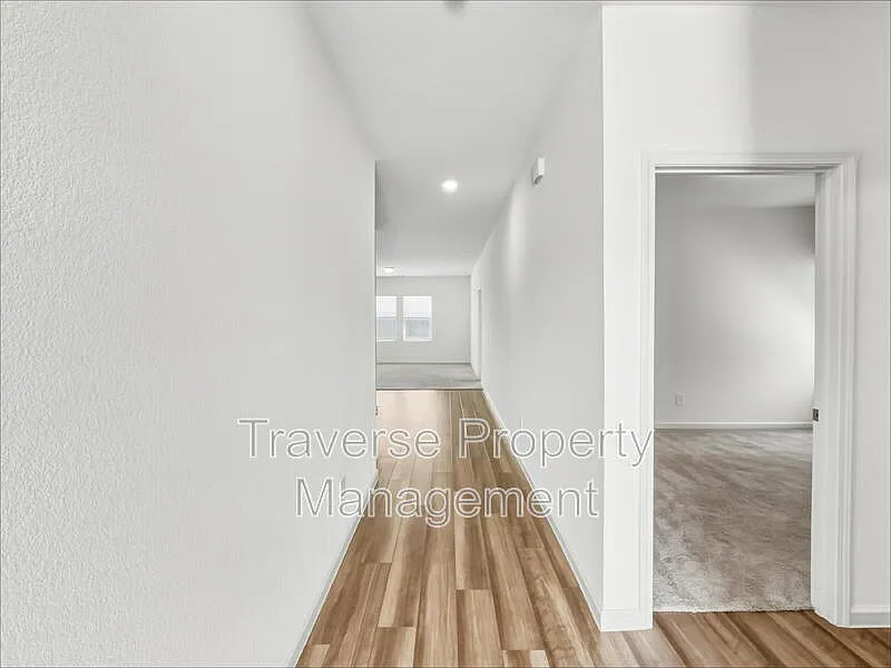 Building Photo - 1713 Escondido Dr