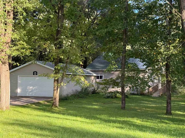 802 E Front St, Wauzeka, WI 53826