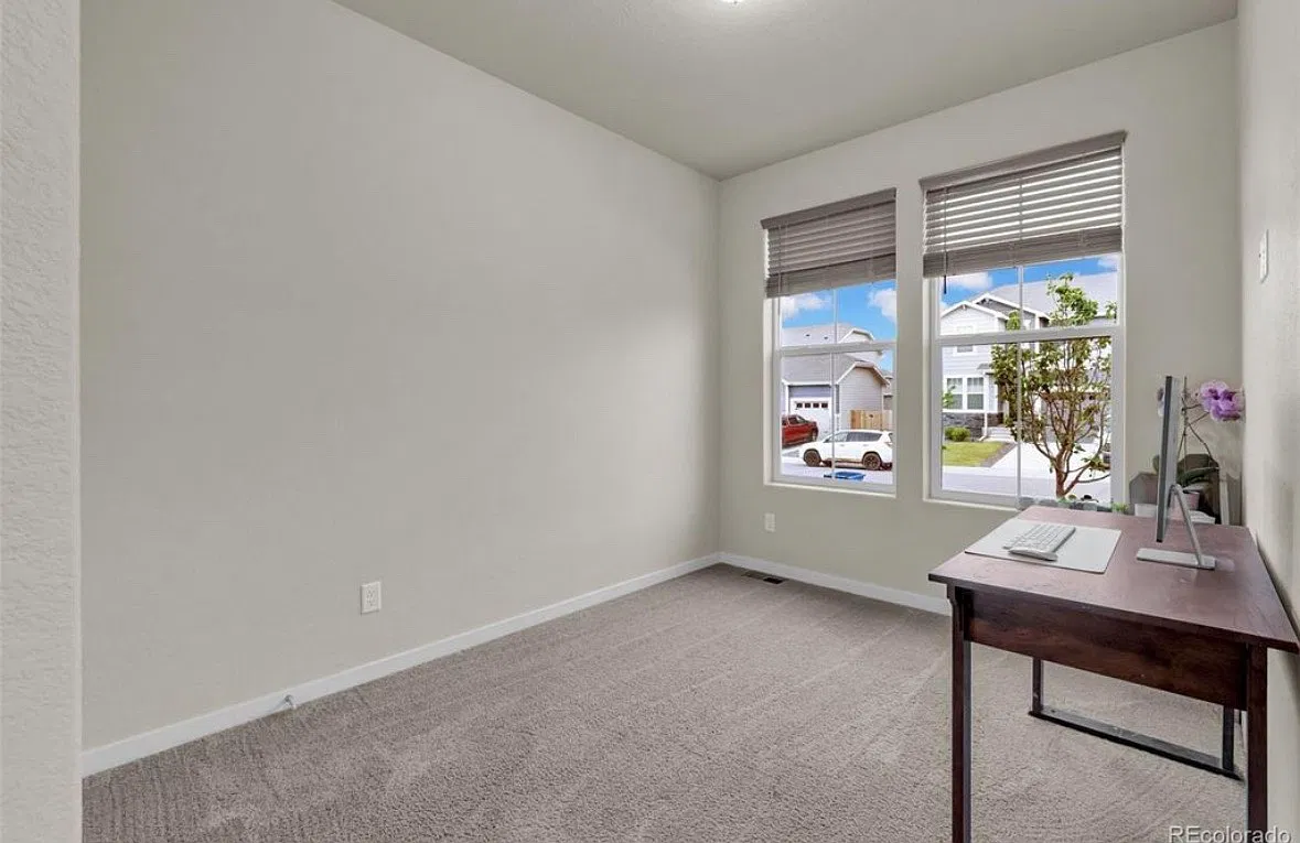 4 bed, 3670 sqft, $3,200 — Photo 4