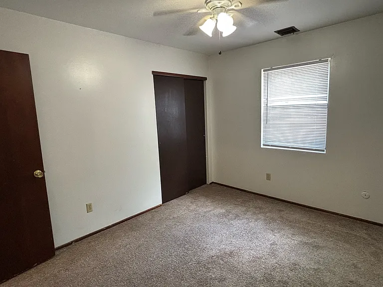 207 S Edwards Ave — Photo 9