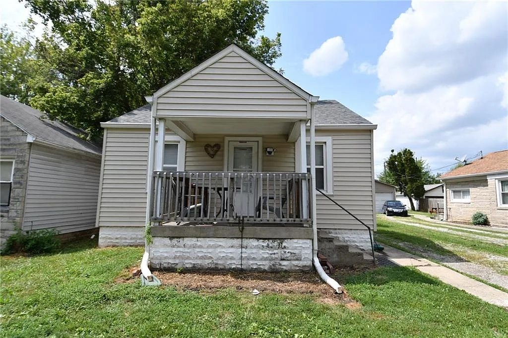 824 Woodrow Ave photo 1