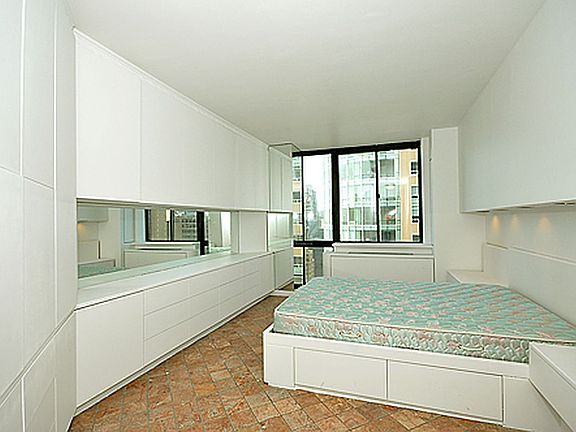 2nd image of 255 E 49th St #27E