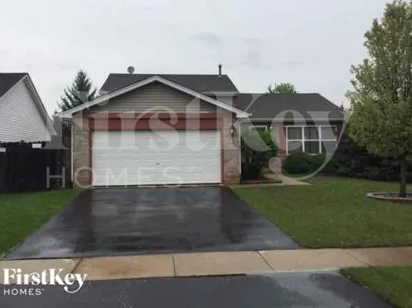 6 Danbury Ct, Lake In The Hills, IL 60156