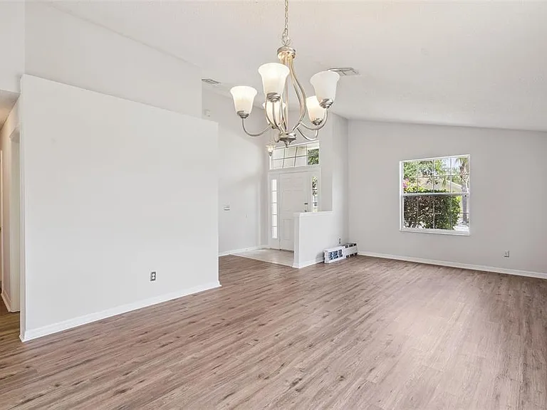 622 Delancey Dr — Photo 6