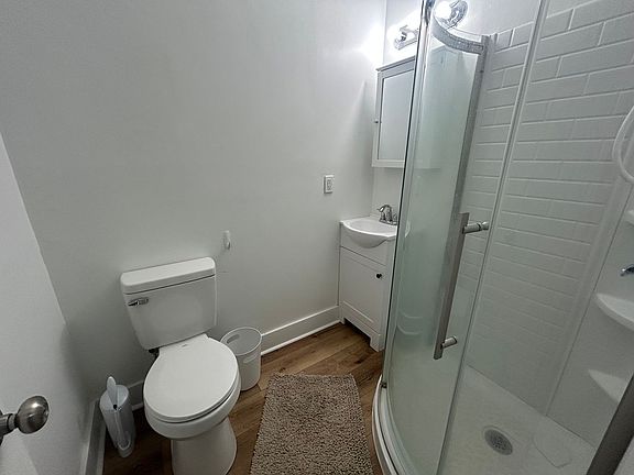 5th image of 617 E College St