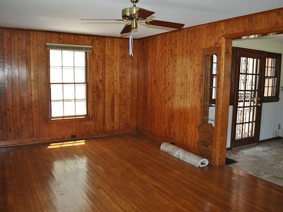 4th image of 4203 Logan Dr