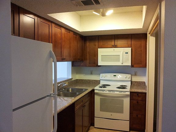 2nd image of 107 E Morrow St APT C