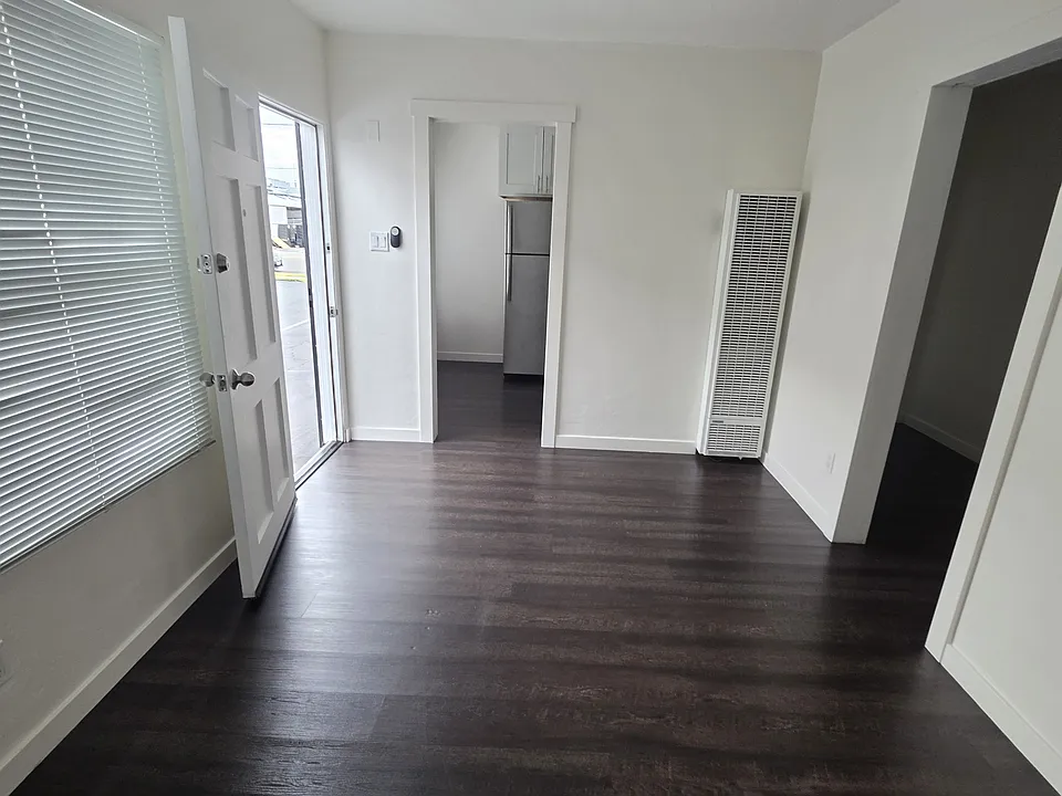 220 Glover Ave #B