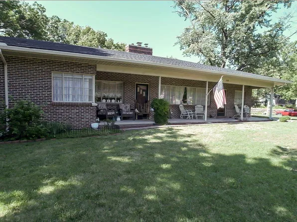 808 W 12th Ave, Emporia, KS 66801