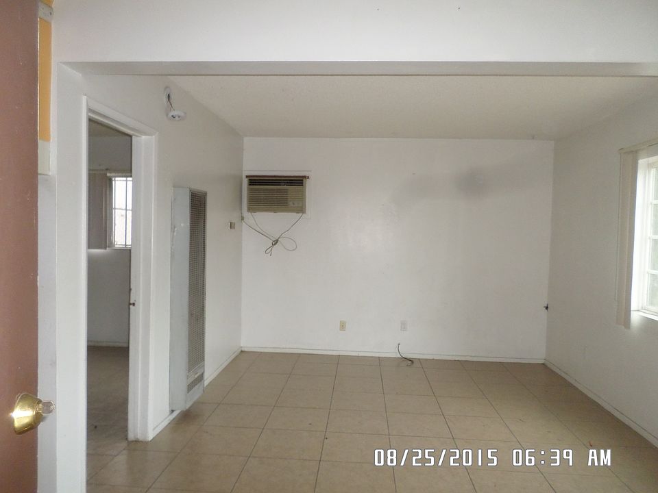 2nd image of 3210 Pasadena Ave APT 1