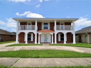 9851 Andover Dr, New Orleans, LA 70127