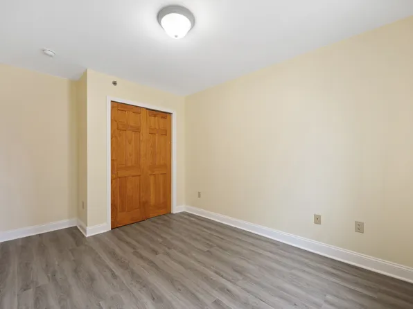 183-26 Booth Memorial Avenue image 11 of 31