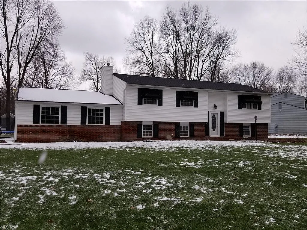 1480 Castillion Dr NE photo 1