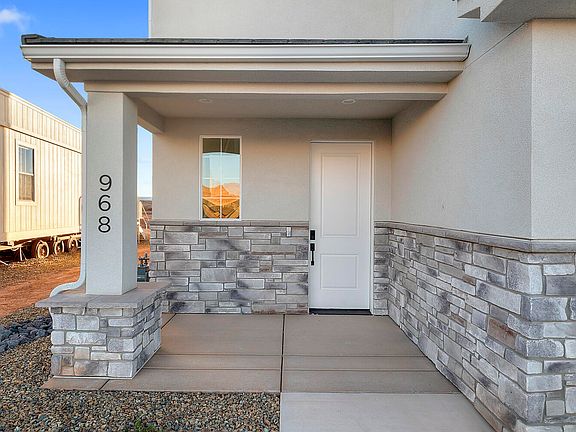 4th image of 968 E Malibu Dr