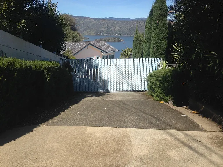 The Front Gate a private drive way