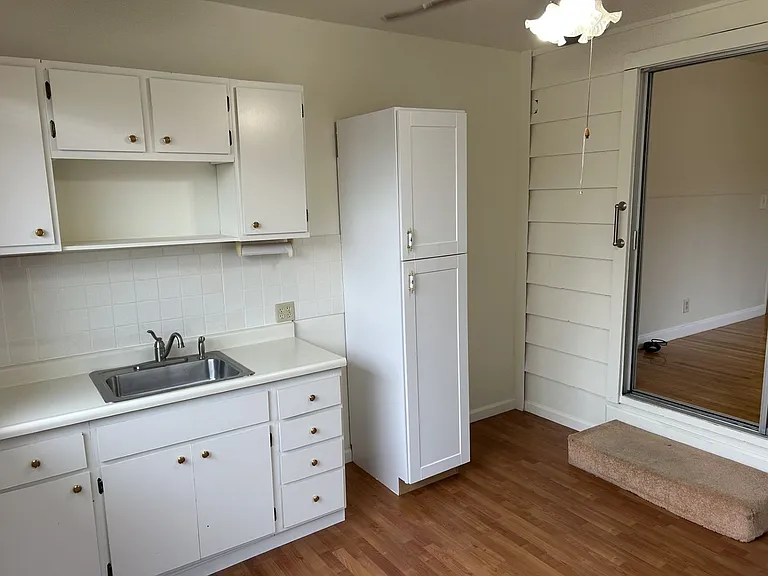 2040 Barbour Dr — Photo 18