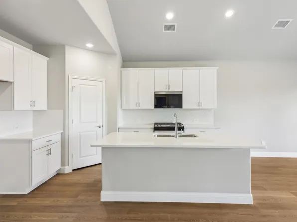 4014 Joe Pool Dr, Farmersville, TX 75442