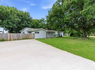 2204 Dunloe Ave, Dallas, TX 75228