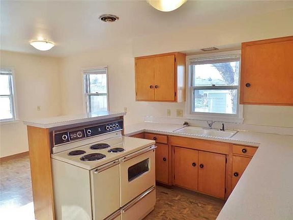 5th image of 2626 Wyoming Ave