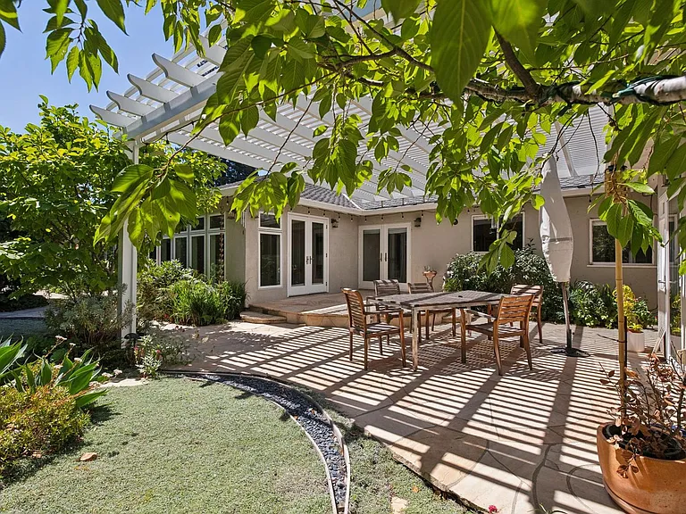 970 Palo Alto Ave — Photo 35