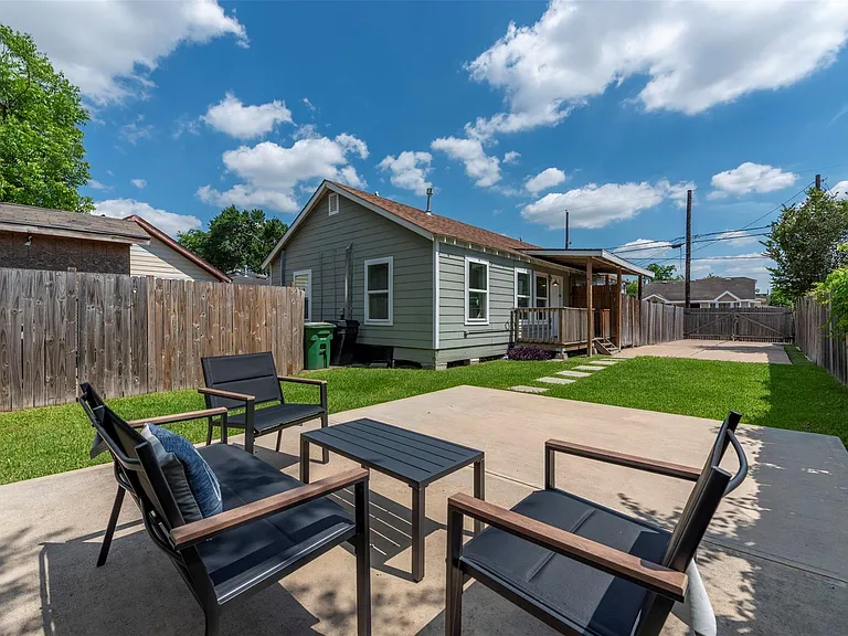1121 Panama St — Photo 30
