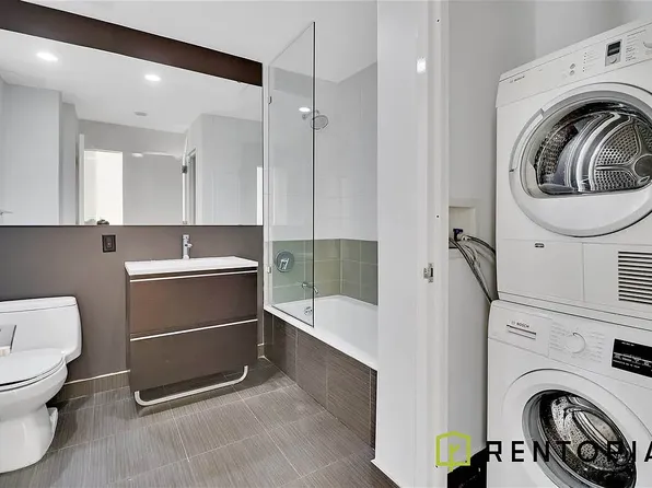 2-26 50th Avenue image 8 of 8