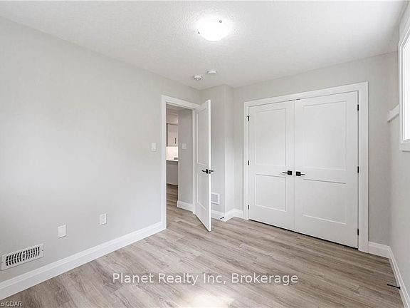 5th image of 330 Exhibition St #2
